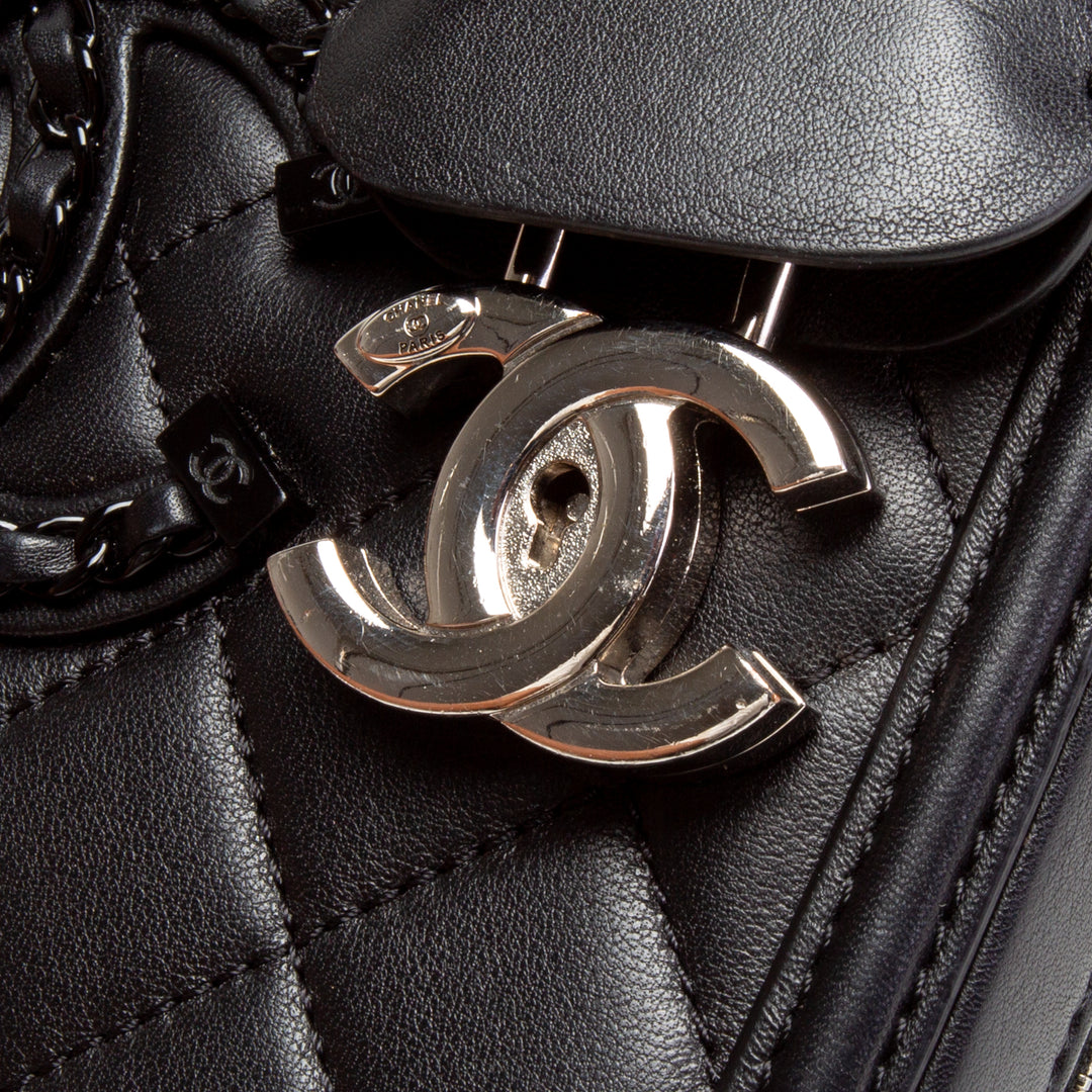 CHANEL Incognito CC Filigree Vanity Shoulder Bag - So Black