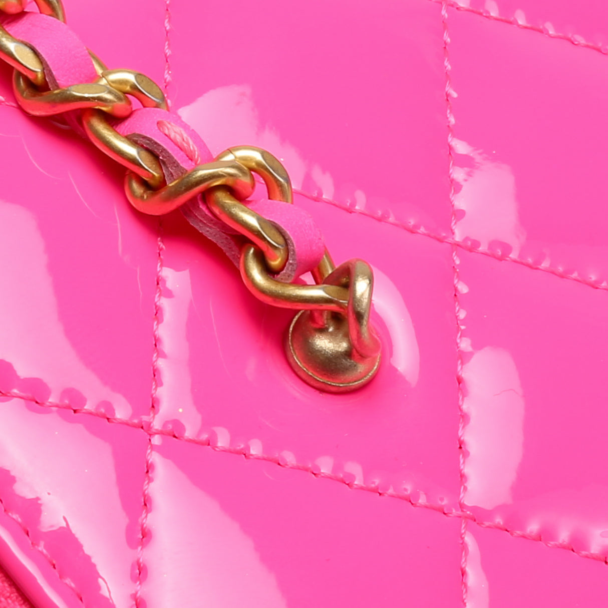 CHANEL Patent Crush Vanity w/ Chain - Neon Pink