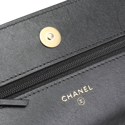 CHANEL 19 Wallet on Chain - Black