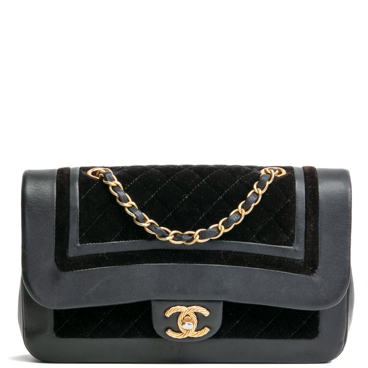 CHANEL Paris-Cosmopolite Velvet & Lambskin Medium Flap - Black