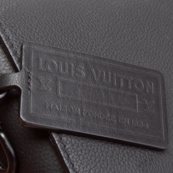 LOUIS VUITTON Aerogram Fastline Wearable Wallet - Black