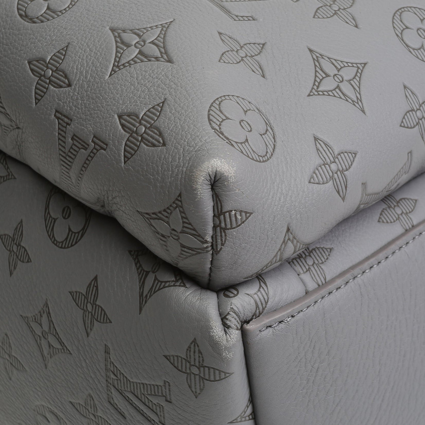 LOUIS VUITTON Monogram Shadow Discovery Backpack - Gray