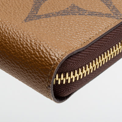 LOUIS VUITTON Giant Reverse Monogram Zippy Wallet