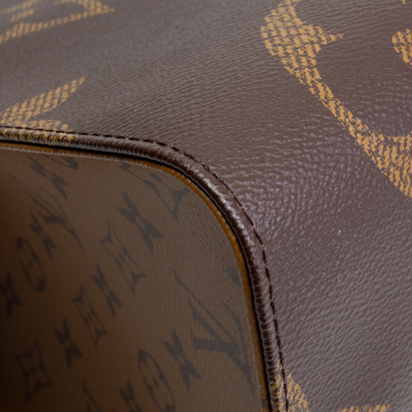 LOUIS VUITTON Giant Reverse Monogram OnTheGo GM