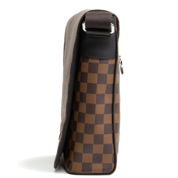 LOUIS VUITTON Damier Ebene District Messenger MM