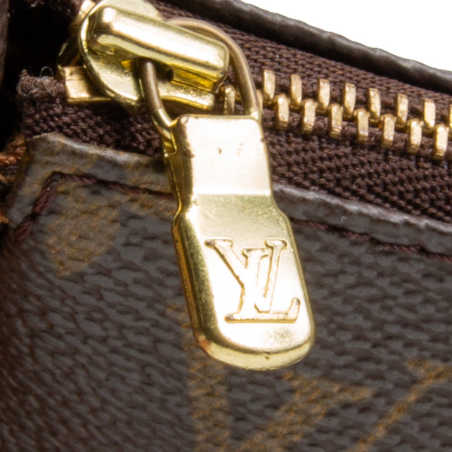 LOUIS VUITTON Pochette Accessoires