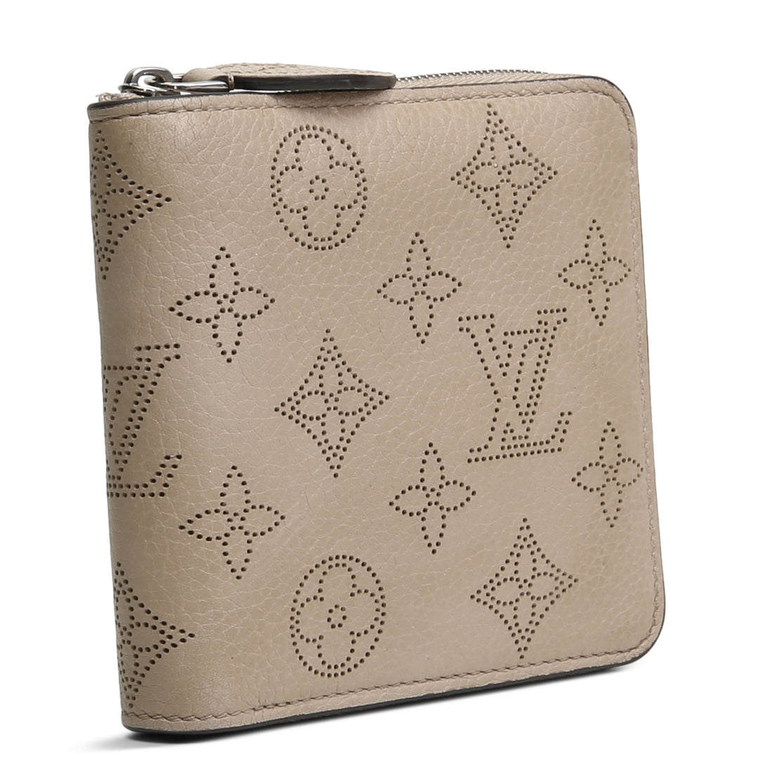 LOUIS VUITTON Mahina Zippy Compact Wallet - Turtledove